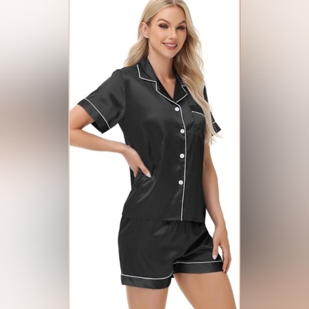 Women's Black Satin Short Sleeve And Shorts Pajama Set Size Small - Picture 1 of 3
